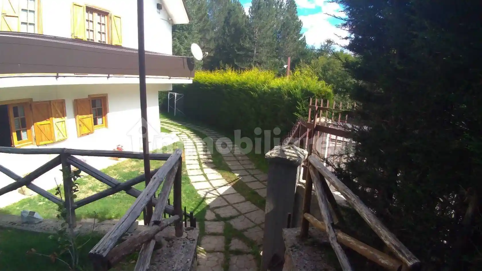 Villa plurifamiliare via dei Lamponi 28, Camigliatello Silano, Spezzano della Sila - foto 3