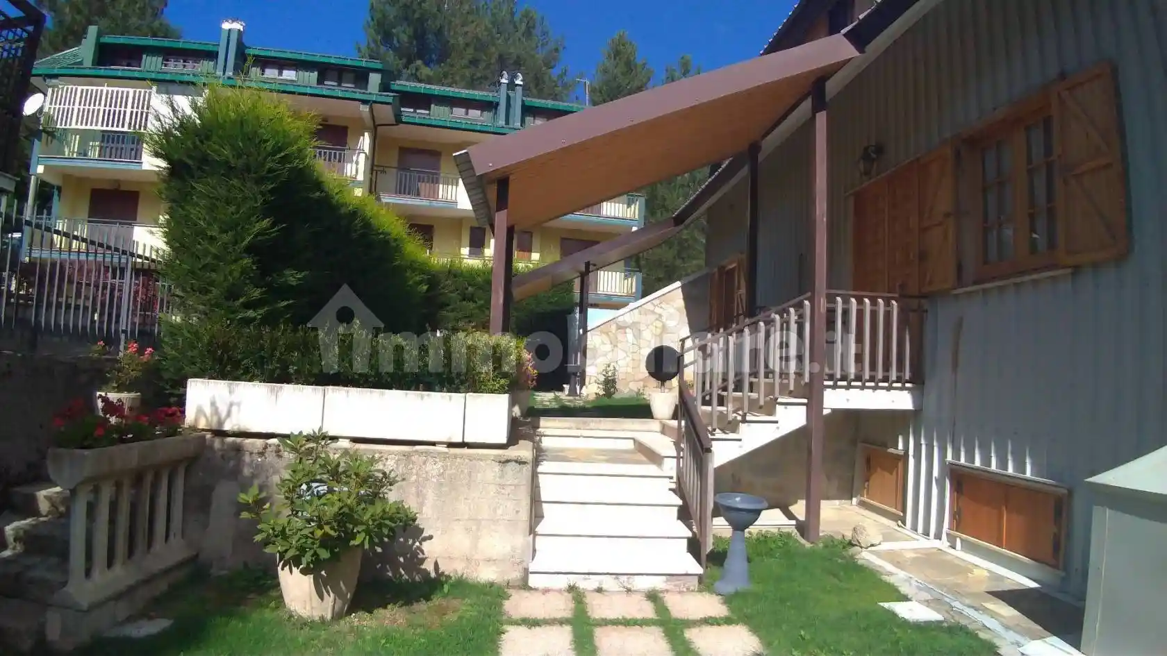 Villa plurifamiliare via dei Lamponi 28, Camigliatello Silano, Spezzano della Sila - foto 4