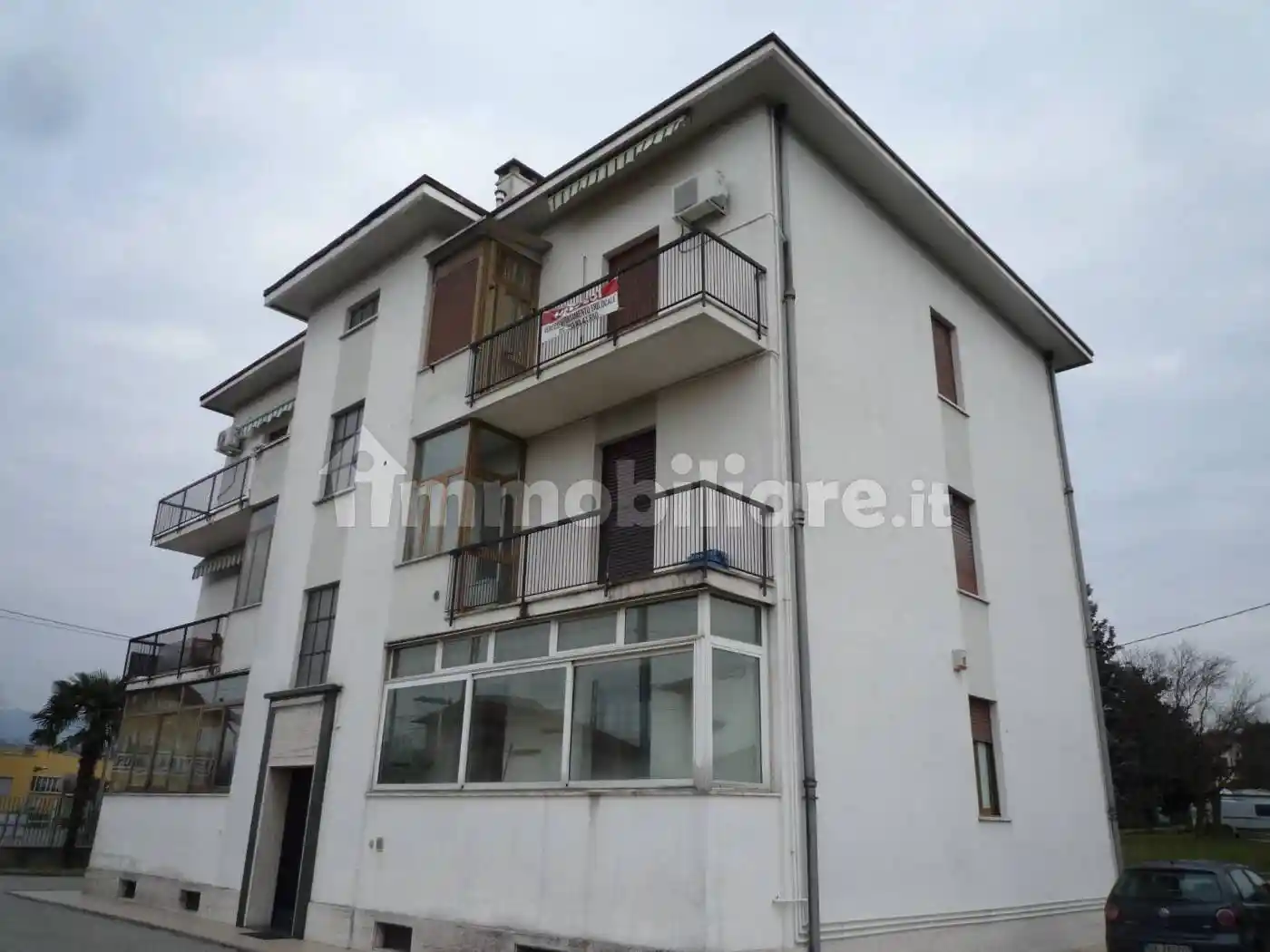 Appartamento in vendita a Varano Borghi