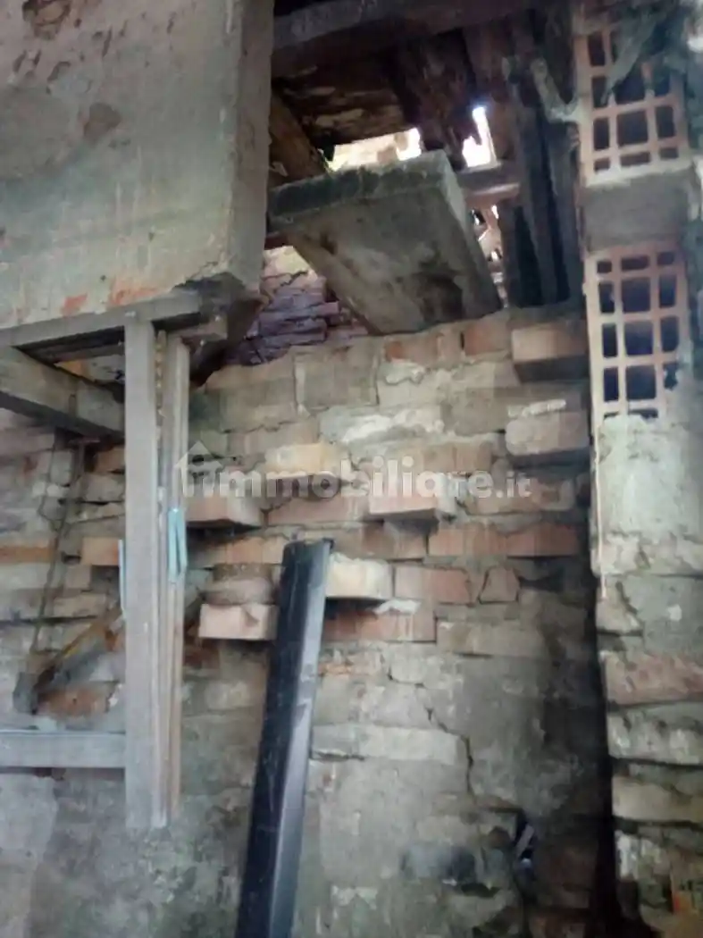 Terratetto plurifamiliare 160 m², da ristrutturare, Portile - Paganine, Modena - foto 3