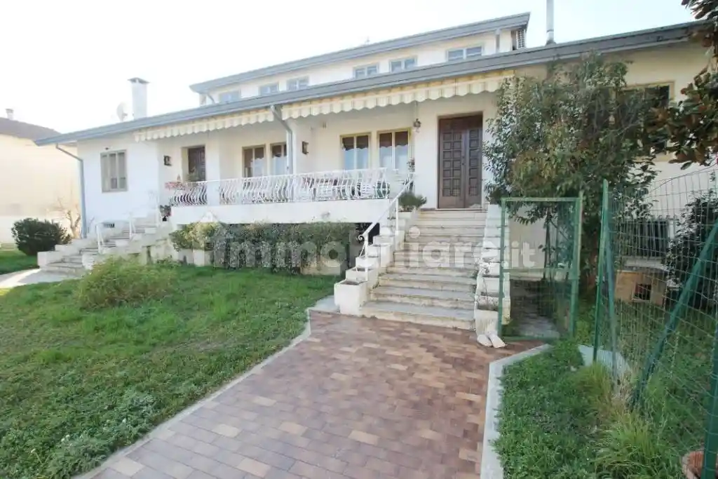 Villa in vendita a Selvazzano Dentro