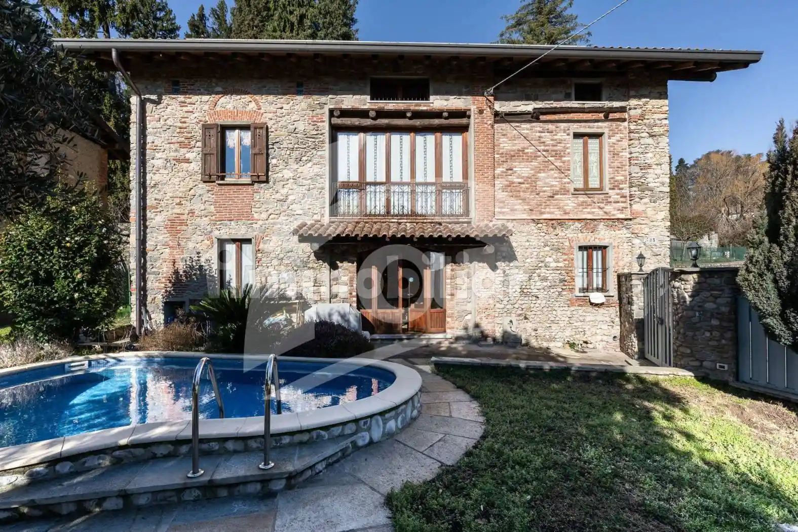 Rustico - Casale in vendita a Varese