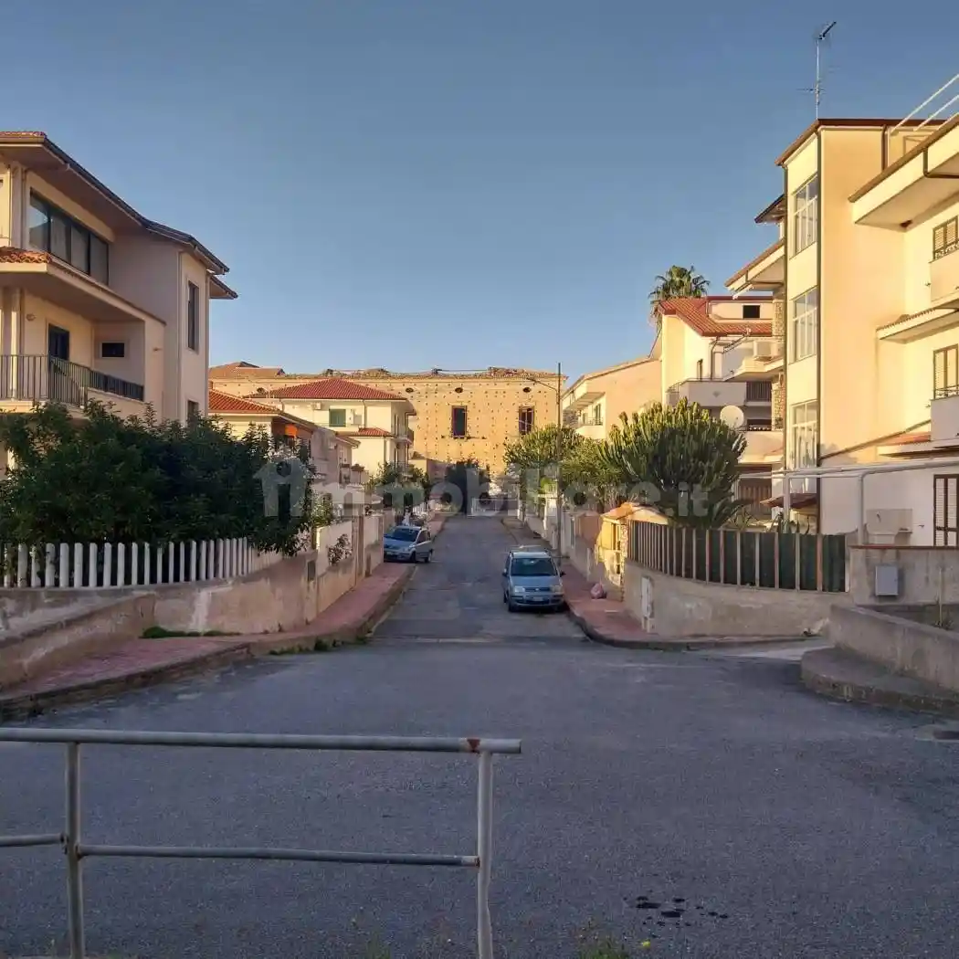 Trilocale ottimo stato, piano terra, Centro, Amantea - foto 3