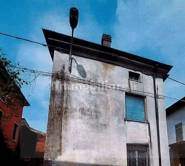 Casa indipendente in vendita a Ziano Piacentino