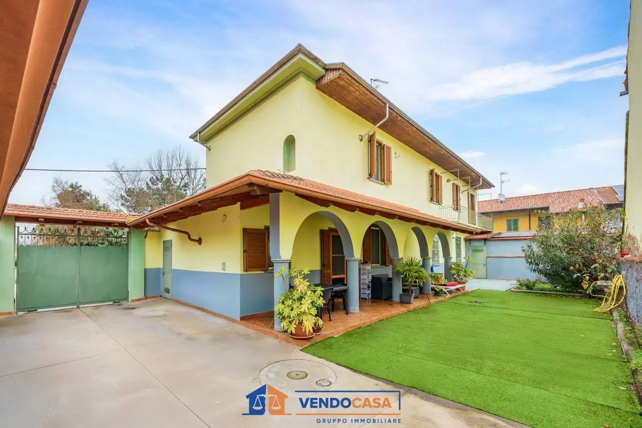 Villa in vendita a Quinto Vercellese