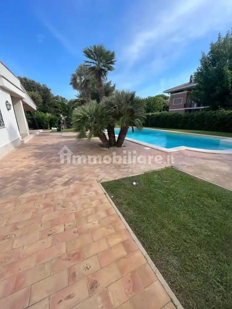 Villa in affitto a Fiumicino