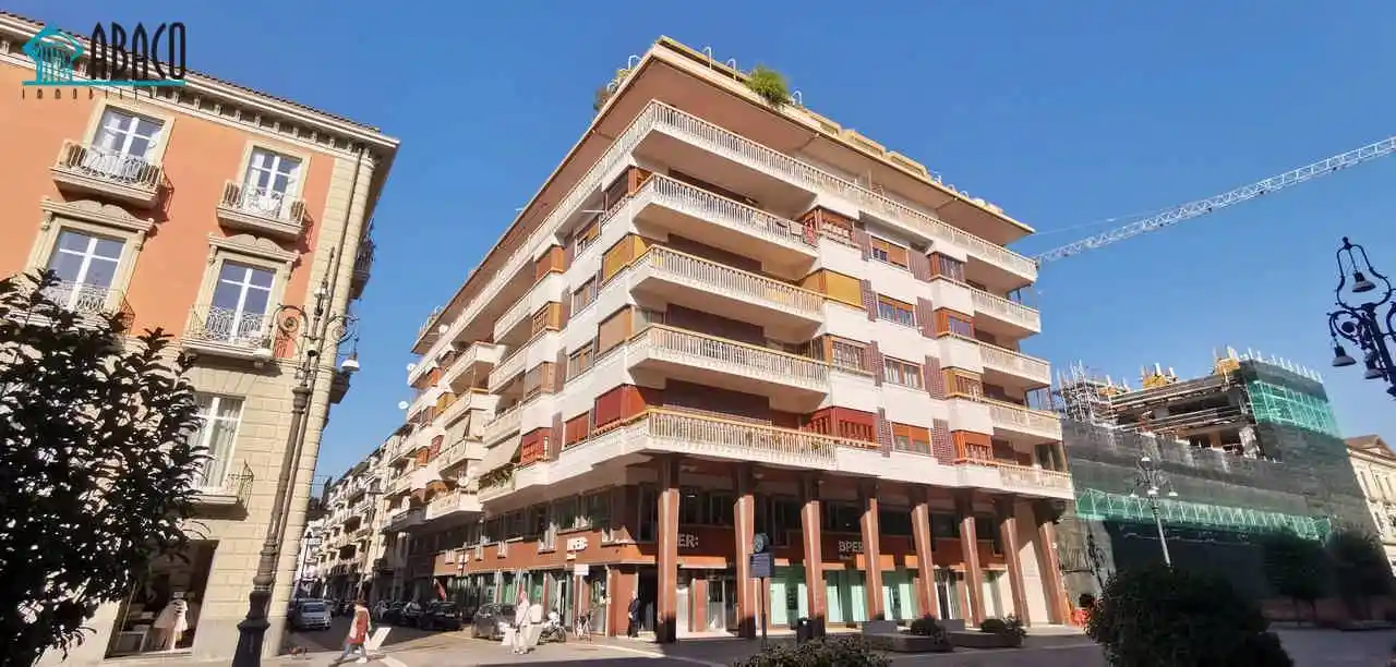 Quadrilocale via Dante Alighieri 16, Emanuele II, C. Colombo, Morelli e Silvati, Avellino - foto 3