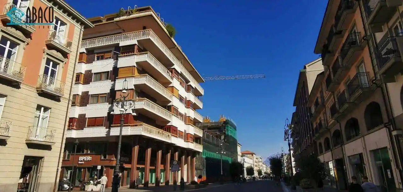 Quadrilocale via Dante Alighieri 16, Emanuele II, C. Colombo, Morelli e Silvati, Avellino - foto 5