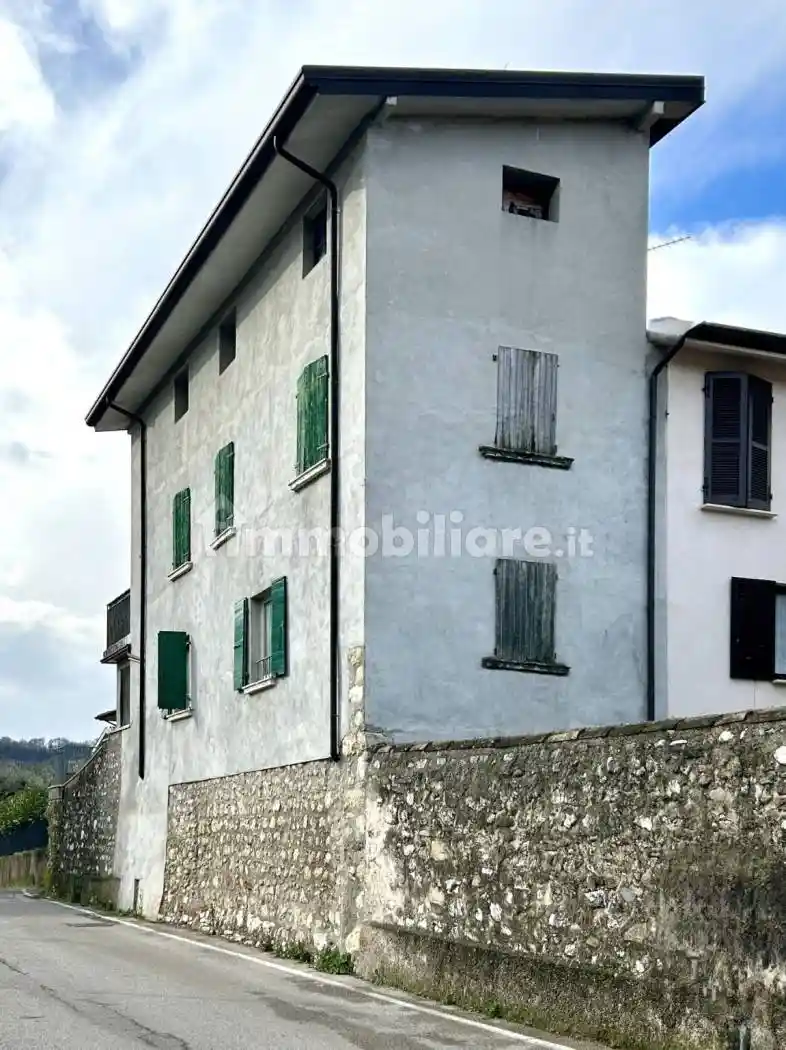 Rustico - Casale in vendita a Roè Volciano