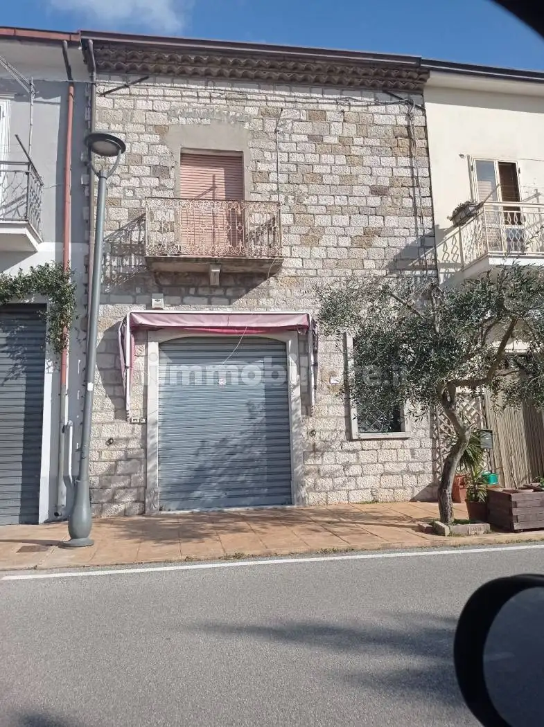 Palazzo - Edificio in vendita a Savignano Irpino