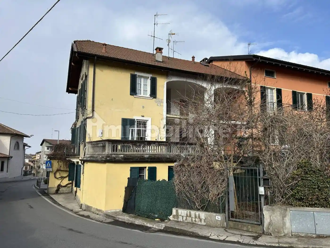 Palazzo - Edificio in vendita a Ranco