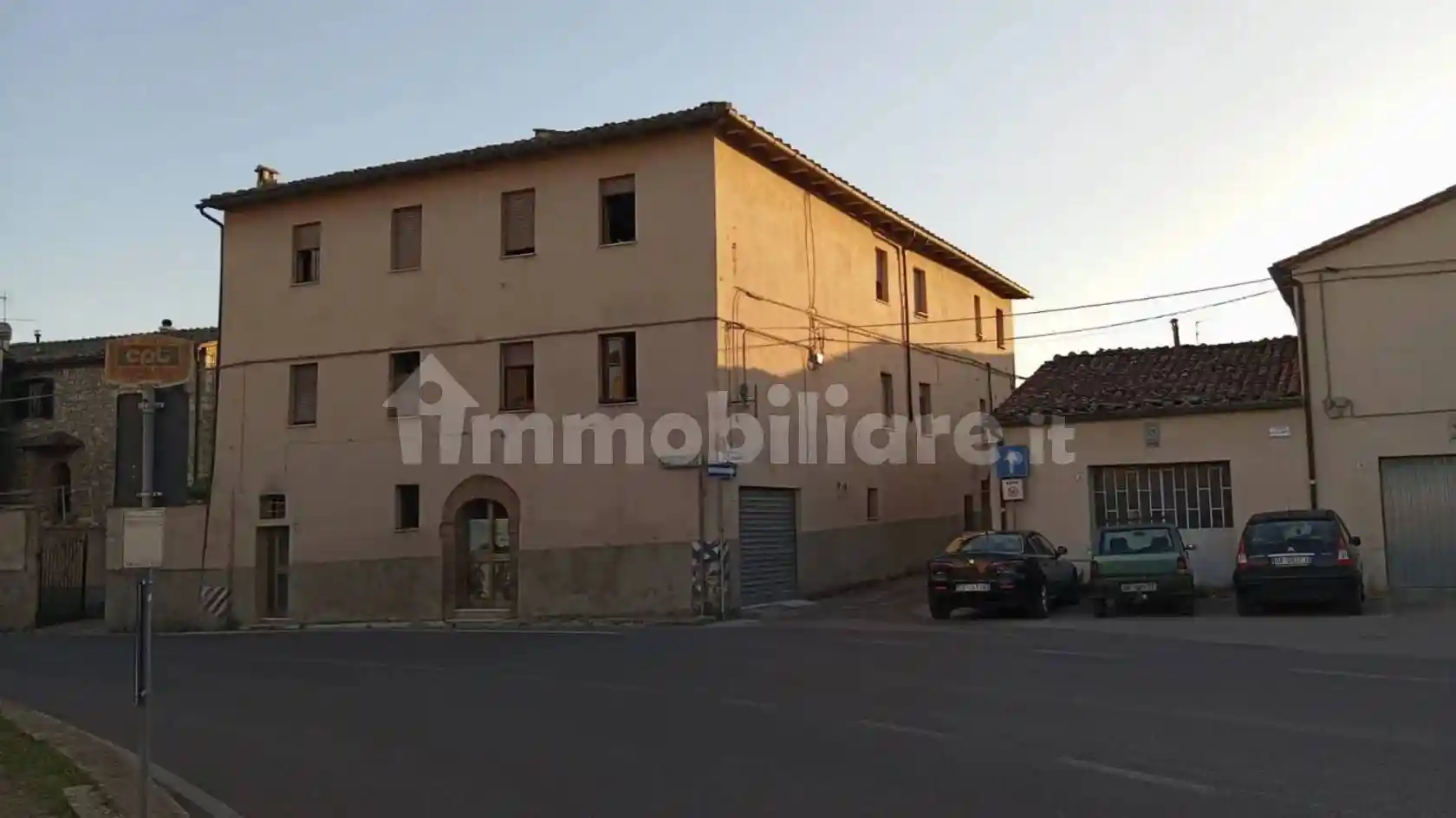 Palazzo - Edificio in vendita a Colle di Val d'Elsa