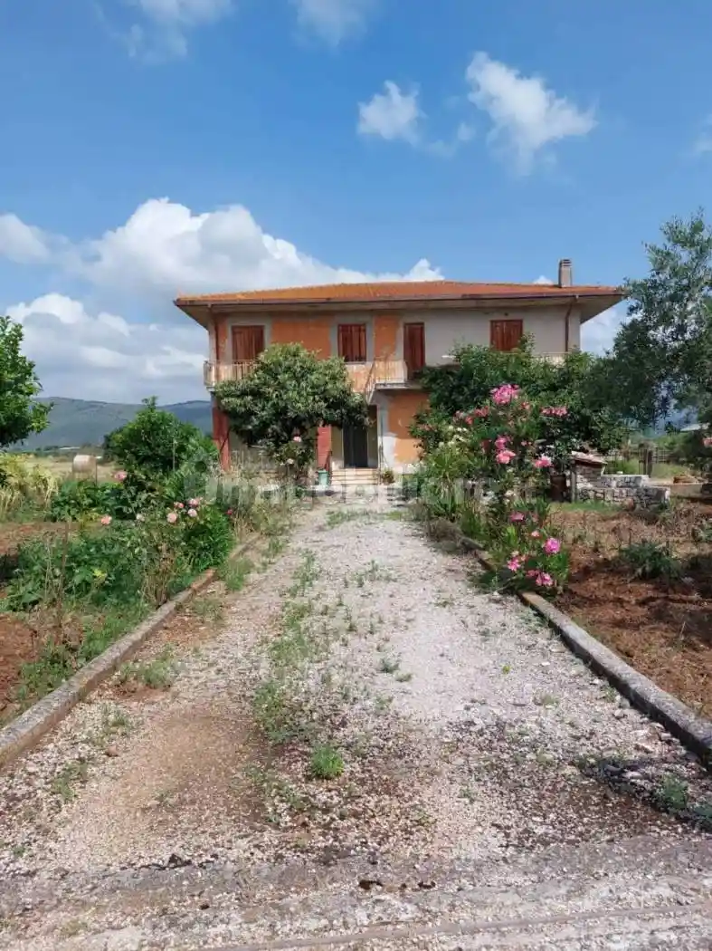 Casa indipendente in vendita a Priverno