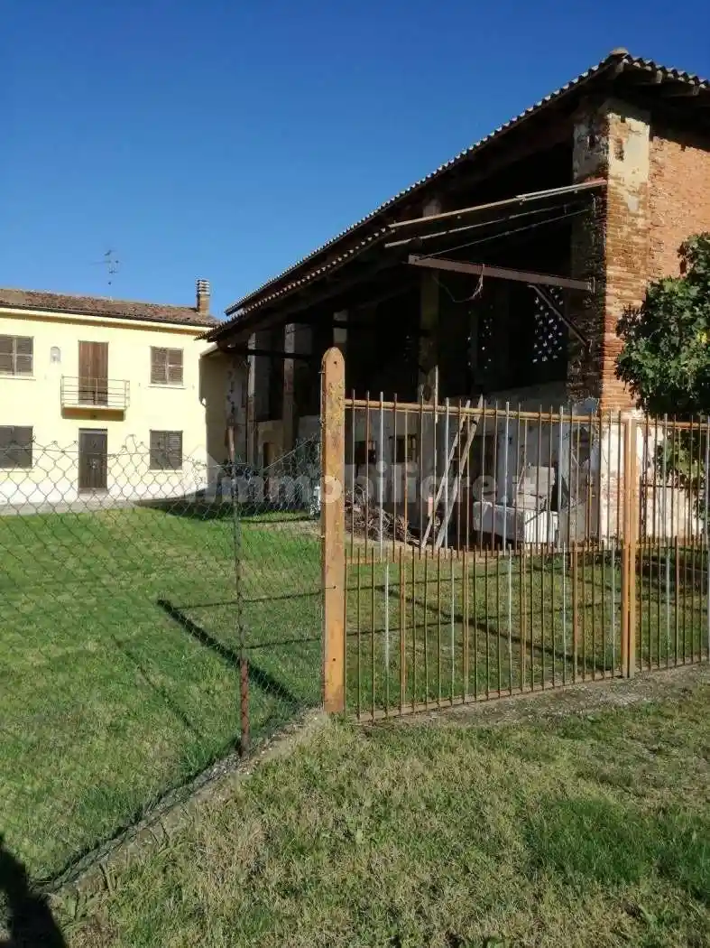 Rustico - Casale in vendita a Stradella