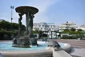 Palazzo - Edificio in vendita a Riccione