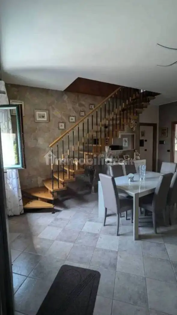 Villa unifamiliare corso Papa Giovanni XXIII, Centro, Atella - foto 4