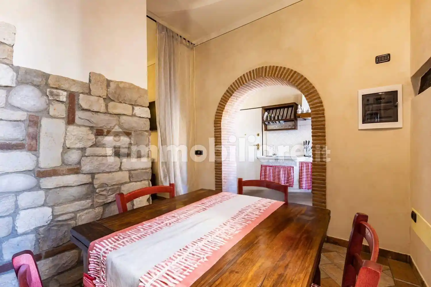 Appartamento in vendita a Lajatico