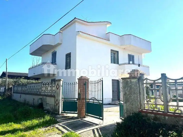 Appartamento in vendita a Mondragone