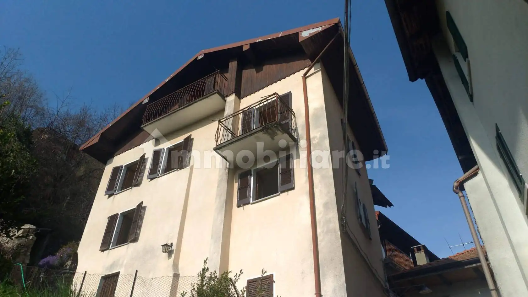 Casa indipendente in vendita a Arola