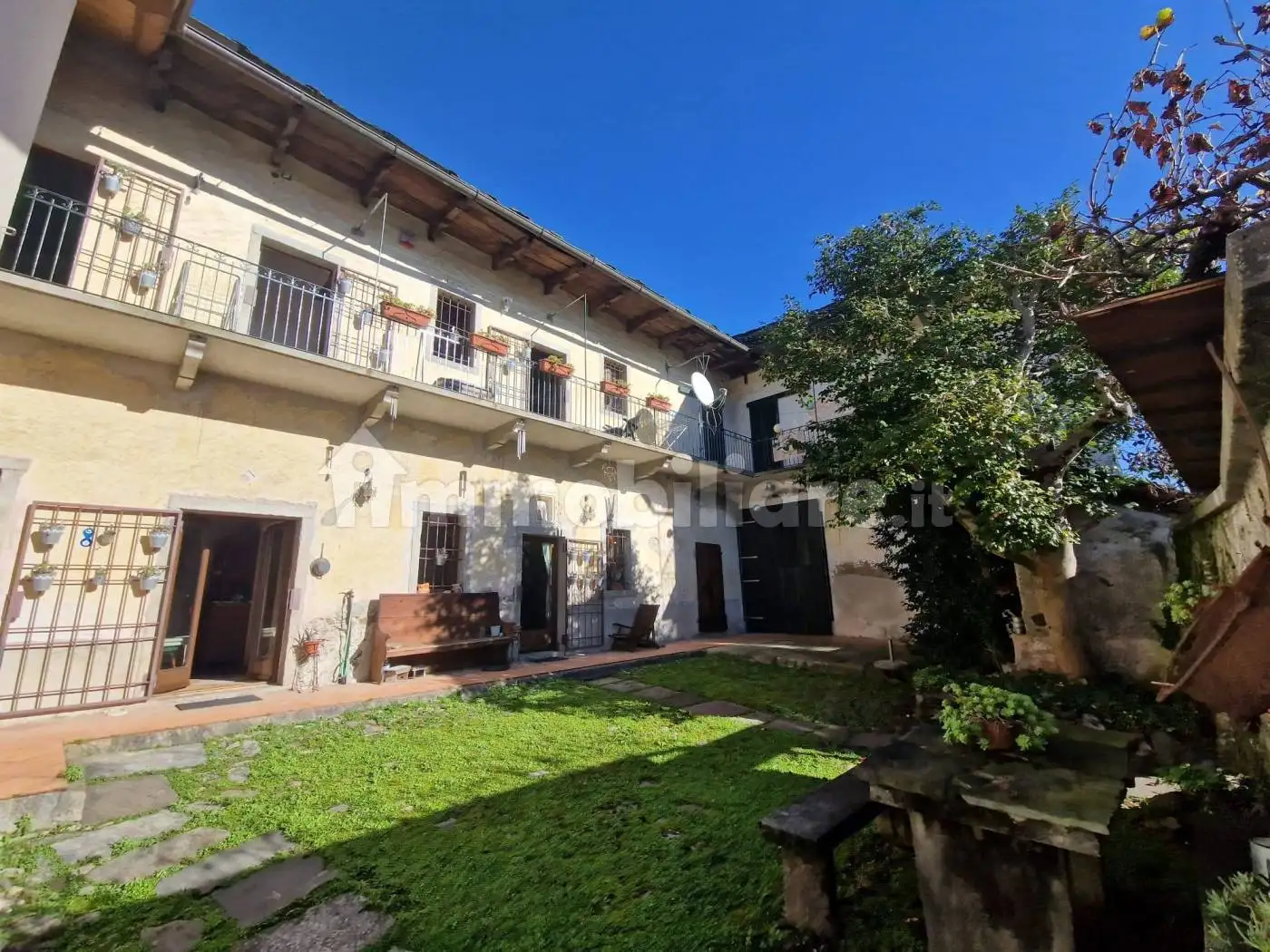 Villa in vendita a Cesara