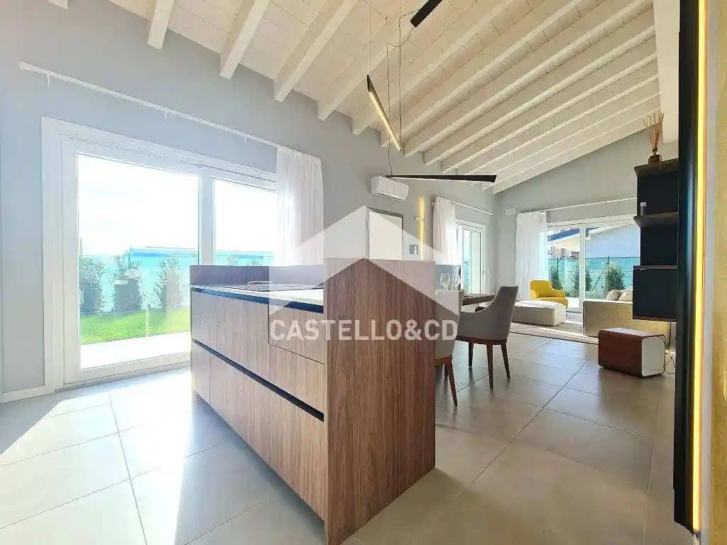 Villa in vendita a Lonato del Garda