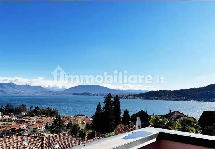 Villa in vendita a Meina