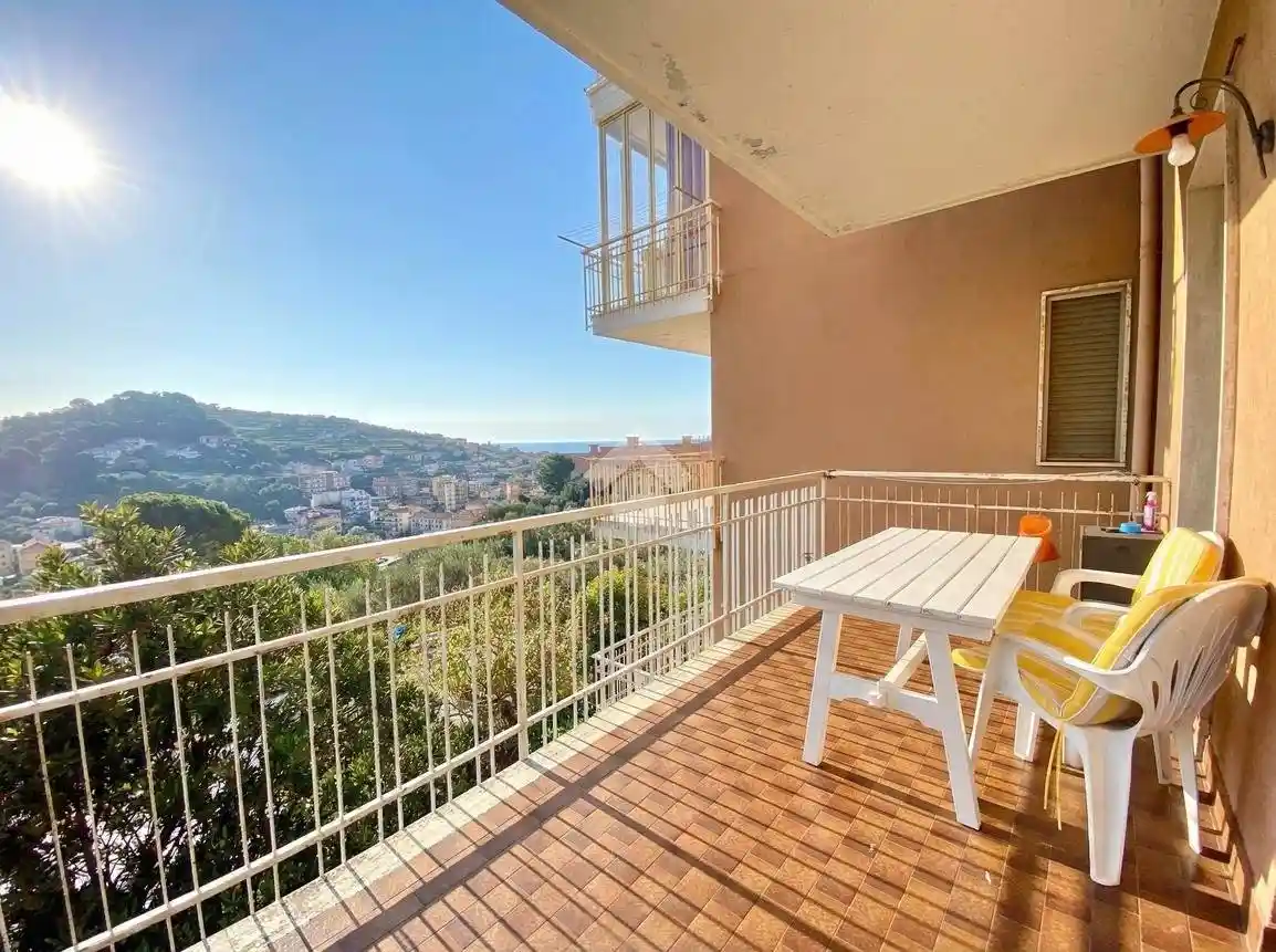 Appartamento in vendita a Costarainera