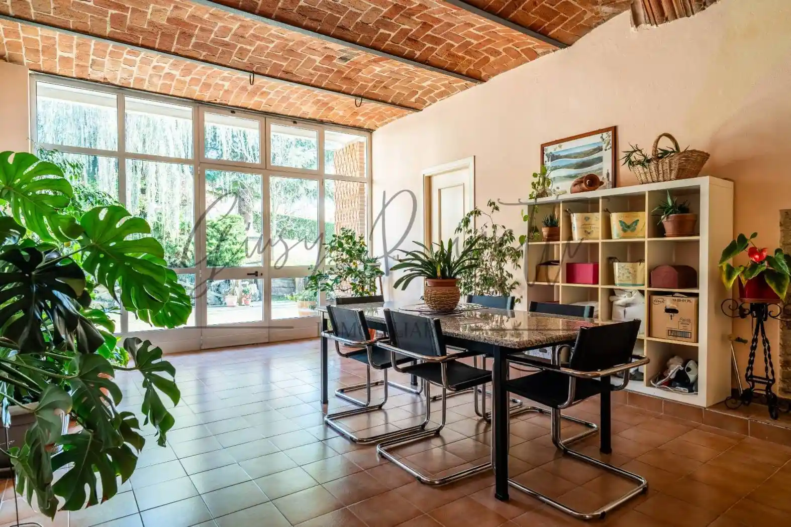 Villa in vendita a Monticello d'Alba