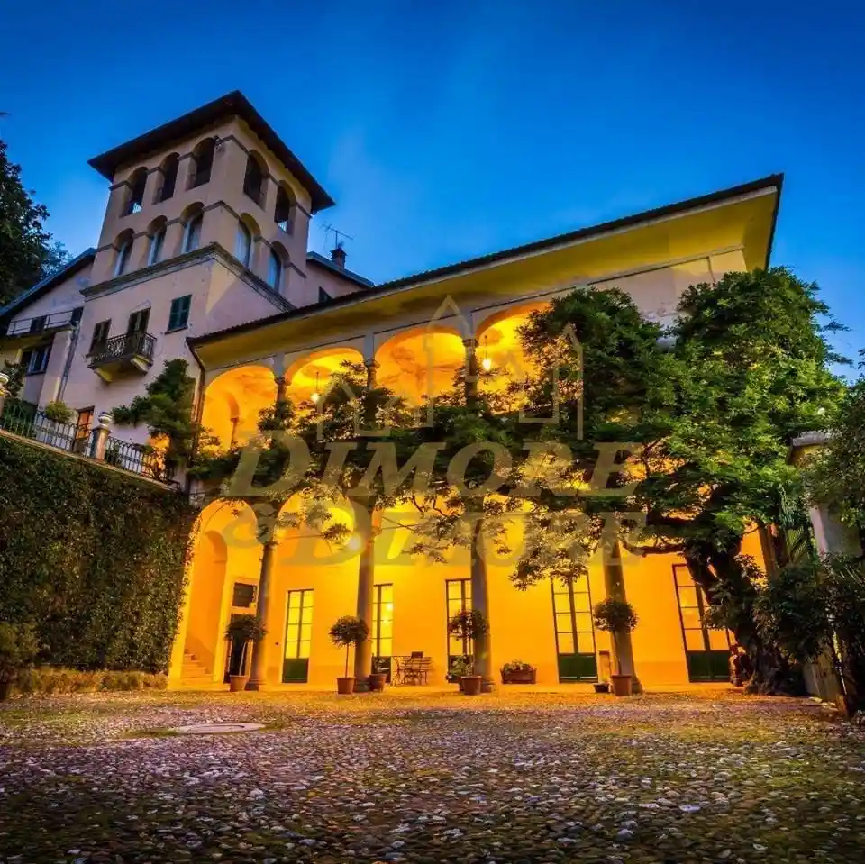 Villa unifamiliare, ottimo stato, 1094 m², Santa Maria del Monte, Varese - foto 2