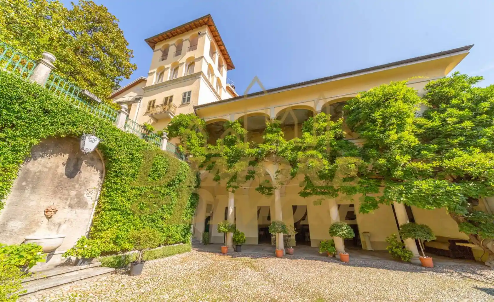 Villa unifamiliare, ottimo stato, 1094 m², Santa Maria del Monte, Varese - foto 3