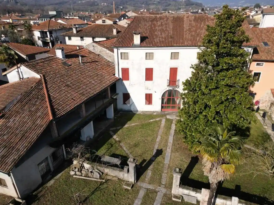 Casa indipendente in vendita a San Vito di Leguzzano