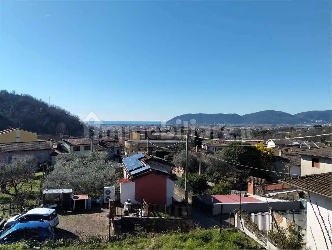 Casa indipendente in vendita a Luni