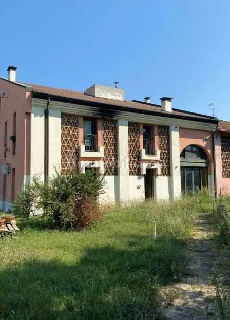 Appartamento in vendita a Serravalle a Po