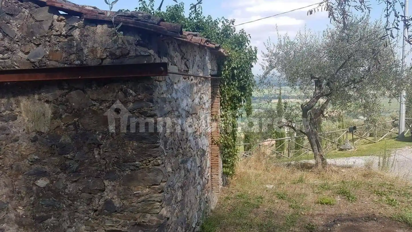 Rustico - Casale in vendita a Capannori