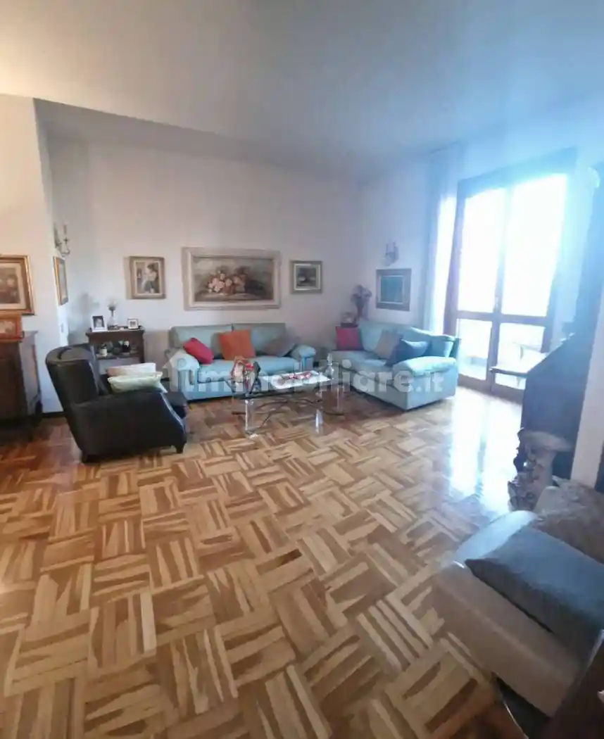 Appartamento in vendita a Piacenza