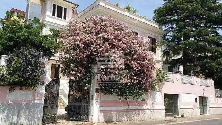 Villa in vendita a Roma
