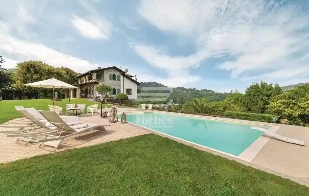 Villa in vendita a Camaiore