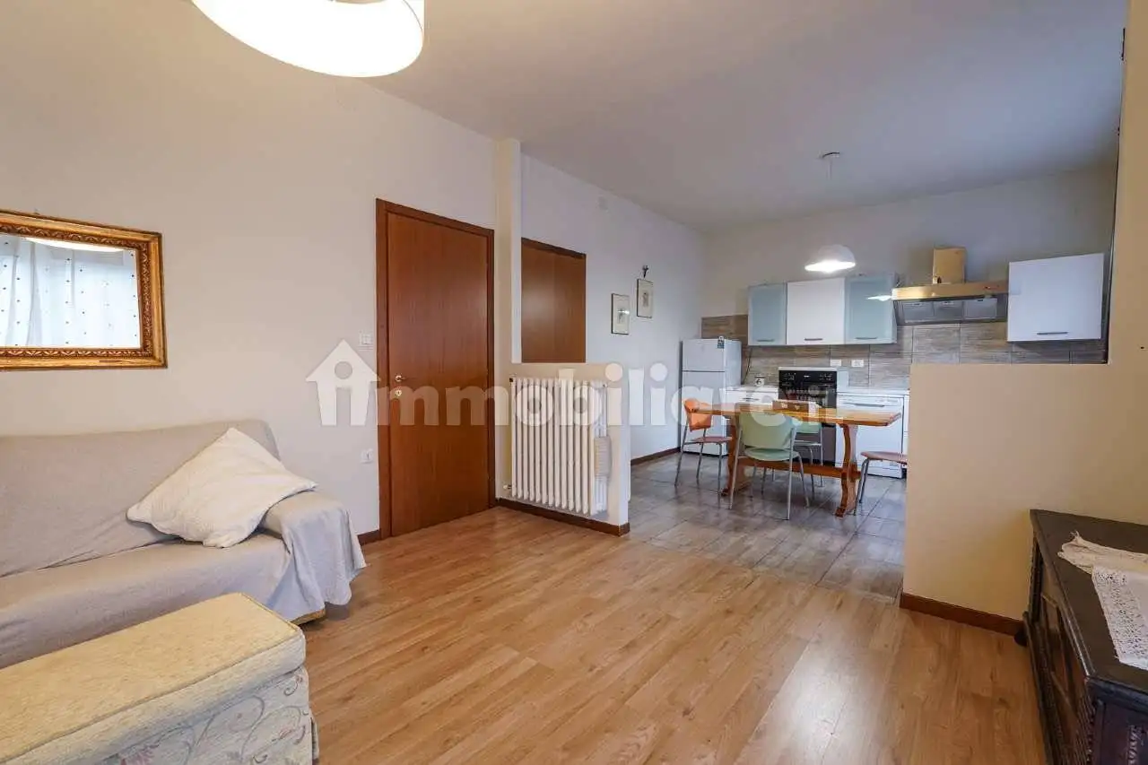 Casa indipendente in vendita a Val Brembilla