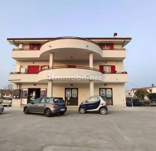 Palazzo - Edificio in vendita a Limatola