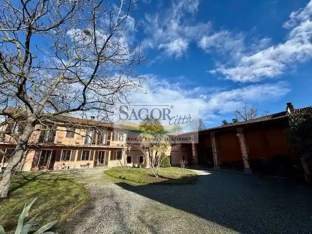 Rustico - Casale in vendita a Pinerolo