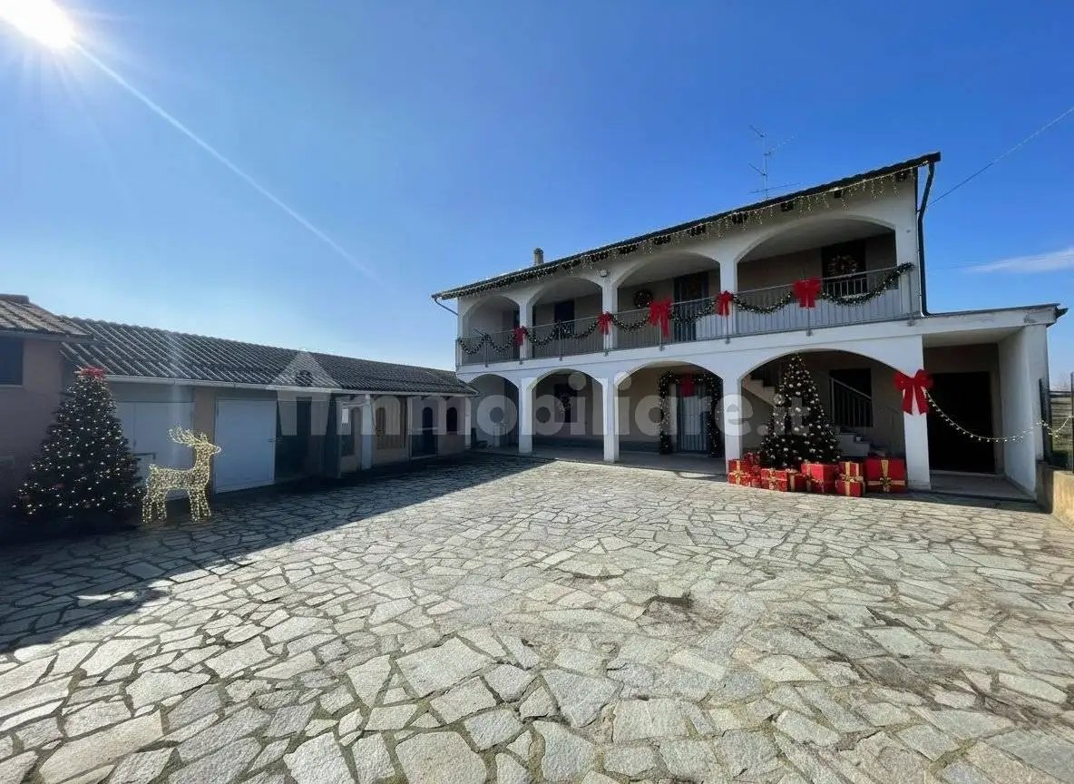 Villa in vendita a Crova