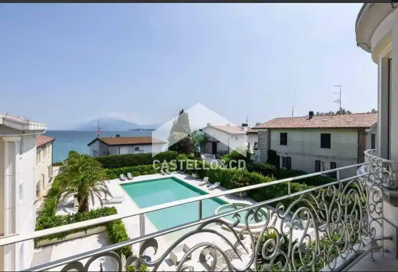 Appartamento in vendita a Desenzano del Garda