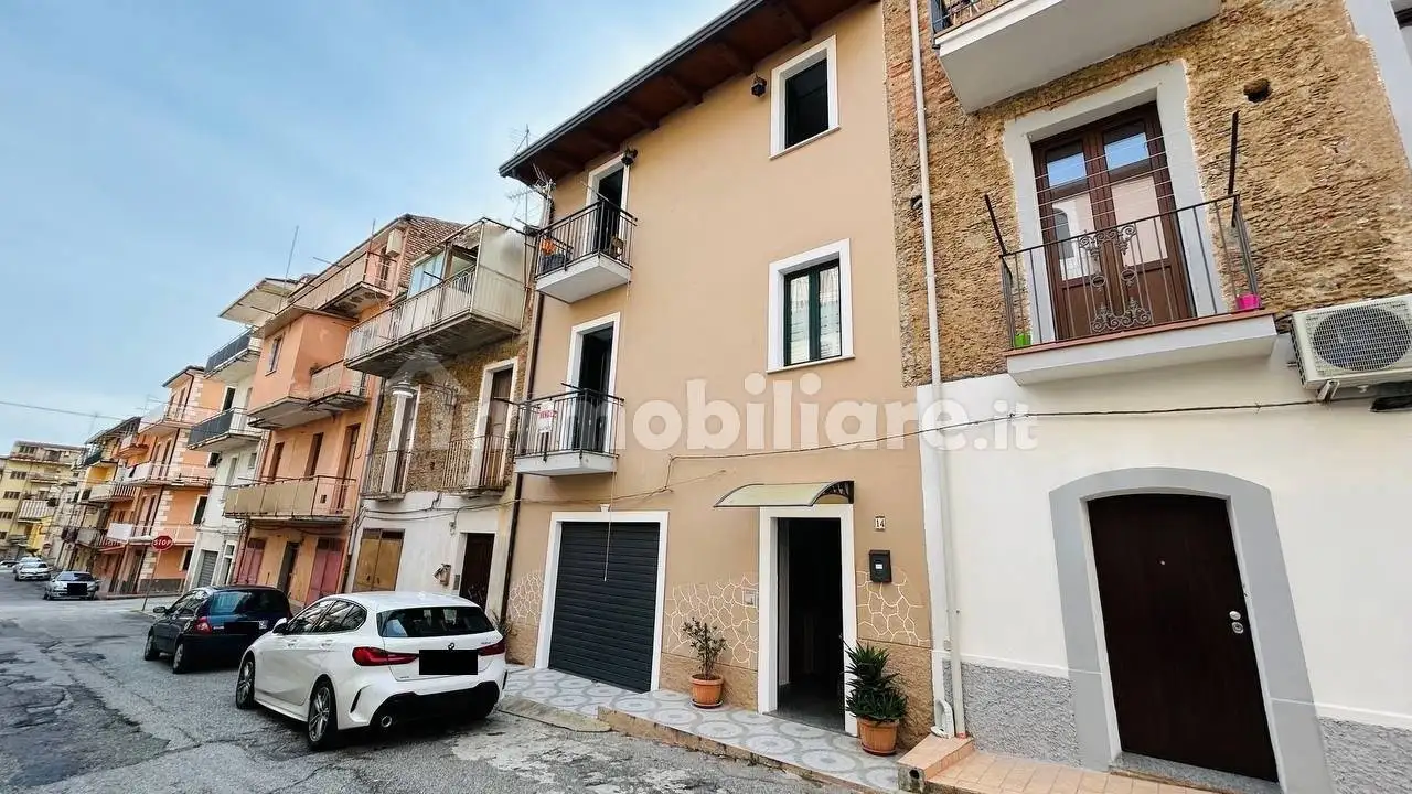 Casa indipendente in vendita a Lamezia Terme