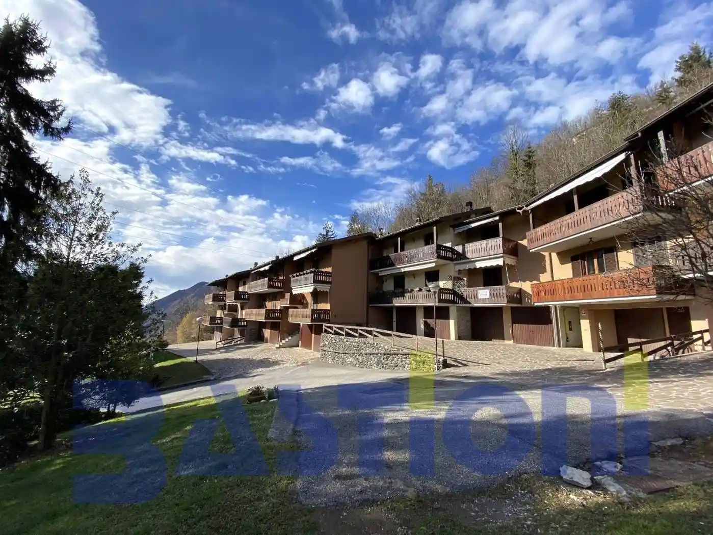 Appartamento in vendita a Parre