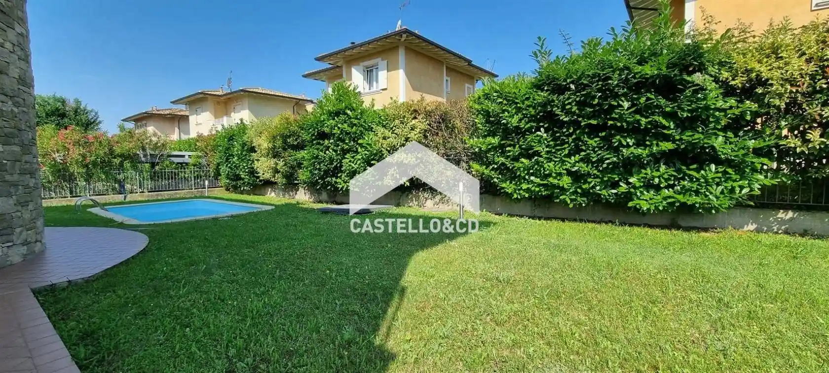 Villa in vendita a Manerba del Garda
