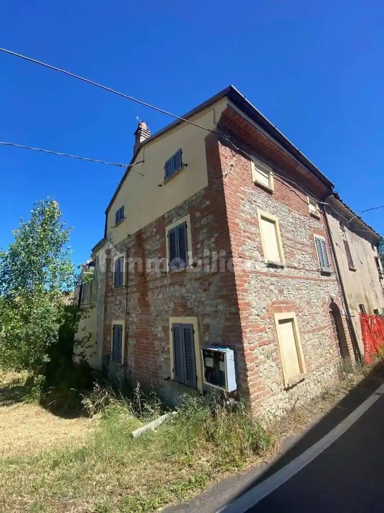 Villa in vendita a Borgonovo Val Tidone