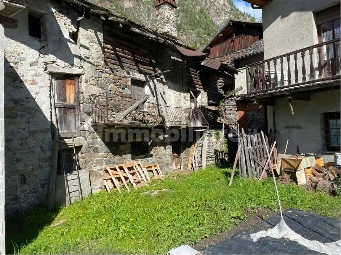 Rustico - Casale in vendita a Brusson