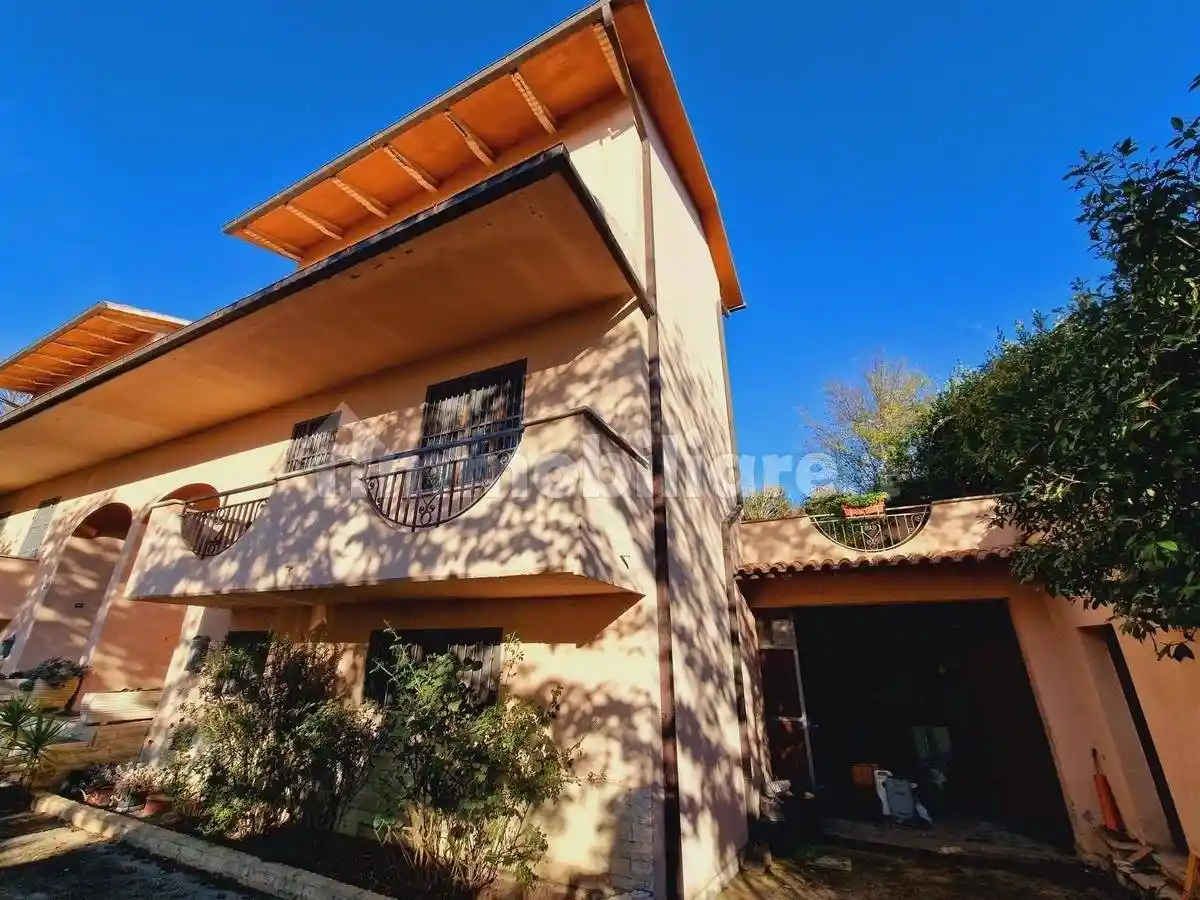 Villetta a schiera in vendita a Baschi