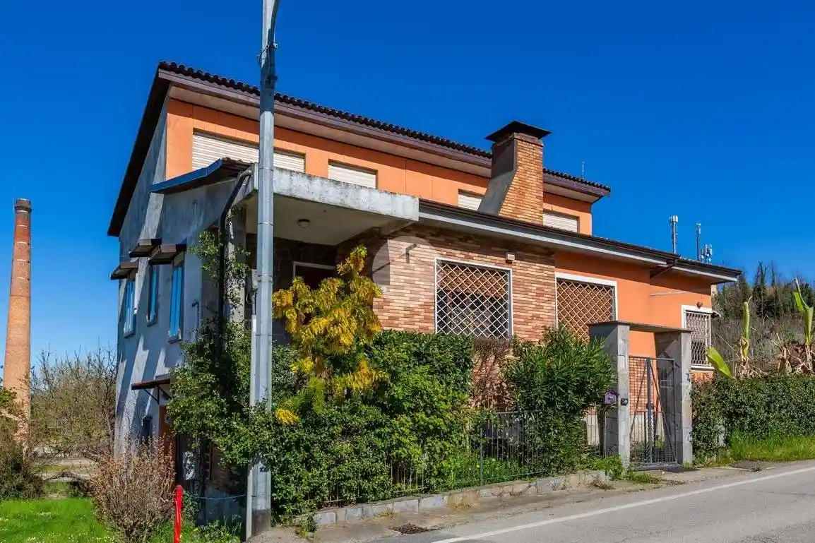 Villa in vendita a Calliano