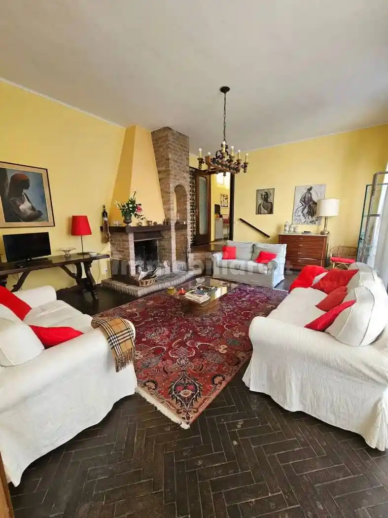 Villa in vendita a Godiasco Salice Terme